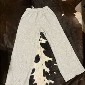 holster sweats (size small) for shorter people fits good for 5’3 and under.